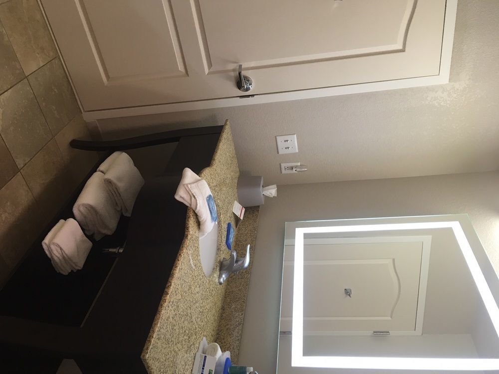 Holiday Inn Express West Jefferson By Ihg Exterior foto