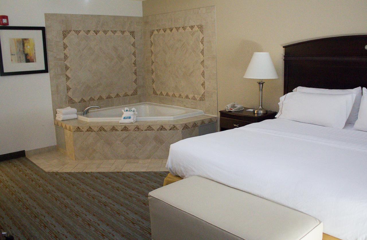 Holiday Inn Express West Jefferson By Ihg Exterior foto