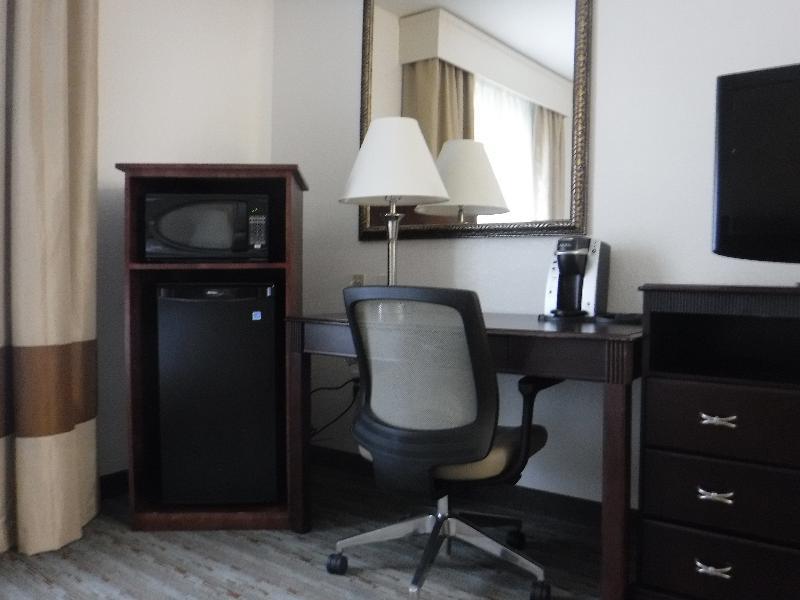 Holiday Inn Express West Jefferson By Ihg Exterior foto